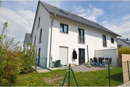Haus zum Mieten in Regensburg 1.790,00 € 165 m²