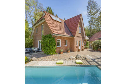 Top-Einfamilienhaus mit Pool in Villenlage - Lüneburg Wilschenbruch