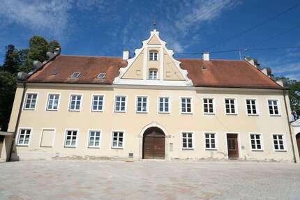 Haus zum Kaufen in Donauwörth 750.000,00 € 650 m²