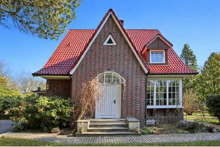 Haus zum Kaufen in Hamburg-Wohldorf-Ohlstedt 1.475.000,00 € 230 m²