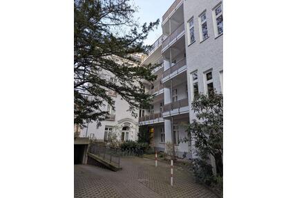 Grunewalds Altbaujuwel: 3,5-Zimmer-Wohnung mit Balkon - Berlin Charlottenburg-Wilmersdorf