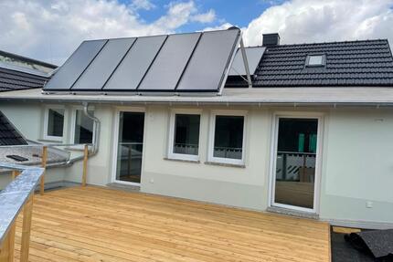 Große Wohnung mit Dachterrasse und Stadtblick - Meerane