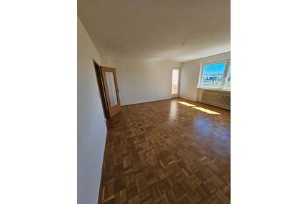 Frisch renovierte 3-Zimmer-Wohnung (ca. 78 m²) mit Süd-Loggia - Ergolding