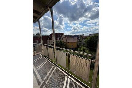 Helle 2-Zimmer-Wohnung mit großem Balkon & Tiefgaragenstellplatz - Erfurt Johannesvorstadt