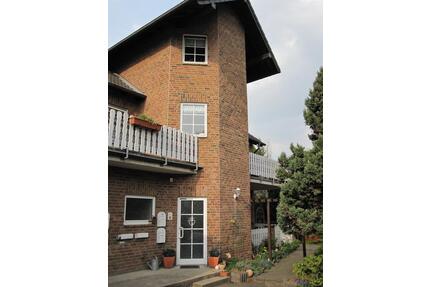 Großzügige 93qm Dachgeschoßwohnung in Troisdorf-Altenrath Carport