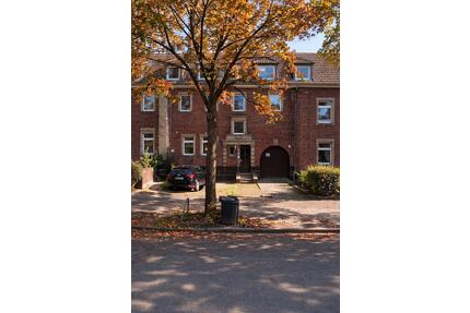 5-Zimmer-Dachgeschosswohnung am Stadtgarten in Neuss