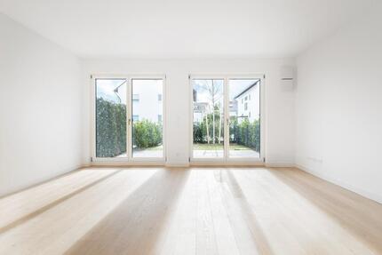 2-Zimmer Erdgeschosswohnung mit Terrasse und eigenem Gartenanteil - München Bogenhausen