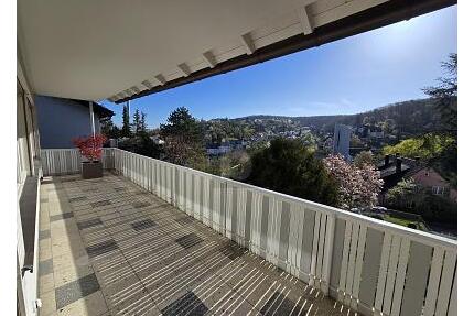 LICHTDURCHFLUTETE WOHNUNG MIT GROßEM BALKON - Stuttgart Stuttgart-Ost