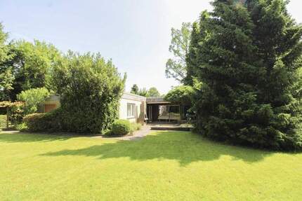 Rarität auf großem Grundstück: Bungalow mit Garagen nahe der Uni - Bielefeld Gellershagen