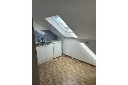 Günstige 2 Zimmerwohnung m ideal für Azubis, Studenten - Hof Altstadt