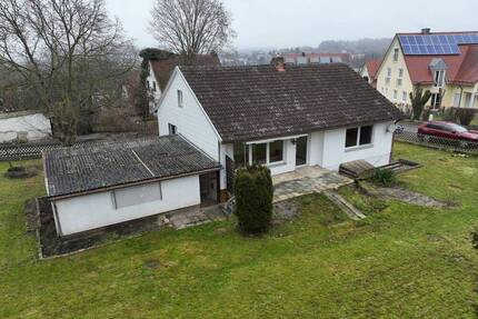 Einfamilienhaus mit 100 m² Wohnfläche und Garage auf 1.400 m² Grundstück in Klingen-Aichach