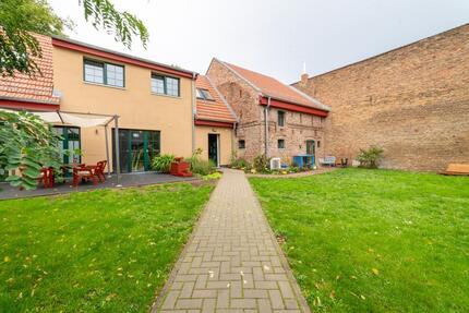 Provisionsfrei: Exklusives Haus nebst Remise in Nuthetal