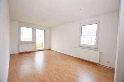 Wohnung zum Mieten in Plauen 300,98 € 57.77 m²