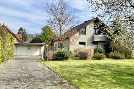 Einfamilienhaus mit großem Garten und Doppelgarage - Detmold Jerxen-Orbke