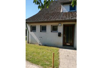 Fast wie ein Haus - 3 Zimmer, Wohnküche, Bad, GästeWC, Terrasse - Bielefeld Schildesche