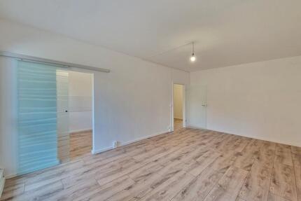 Schick renoviert in den Frühling! Wir zaubern traumhafte 3-Zimmer-Wohnung im 3. OG! - Dresden Cotta