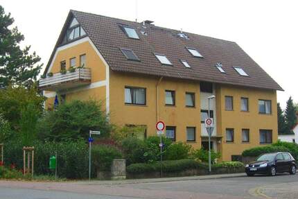 Krifteler Dachgeschosswohnung für Singles o. Paar