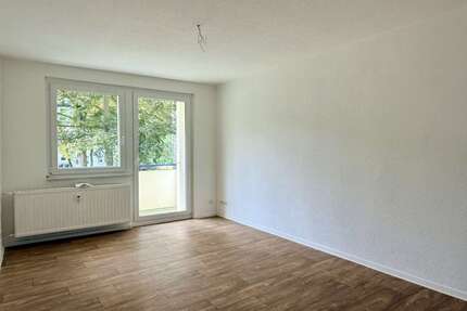Wohnung zum Mieten in Plauen 323,87 € 56.82 m²
