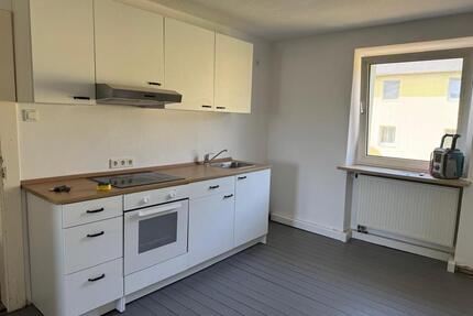 2 - Zimmer - Wohnung - modernisiert - Hof Altstadt