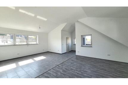 Erstbezug | 2-Zi.-Studio-Wohnung in Salz - DG, Balkon, Stellplatz - Bad Neustadt an der Saale