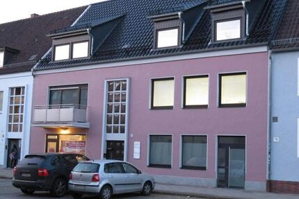 2 -Zi.-Dachgeschoss-Wohnung in Wolfsburg, zentr. Lage; mit EBK