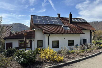 Einfamilienhaus mit Einliegerwohnung, Talblick & Sonnenterrasse in ruhiger Lage, provisionsfrei - Bad Überkingen