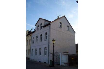 2 Raum EG Wohnungen mit Kamin - 350,00&nbsp;EUR Kaltmiete, ca.&nbsp; 57,00&nbsp;m&sup2;&nbsp;Wohnfl&auml;che in Meuselwitz (PLZ: 04610)