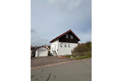 Freistehendes Einfamilienhaus mit großem Garten in ruhiger Lage - Schieder-Schwalenberg