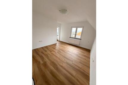 Sanierte 2-ZKB Dachgeschoßwohnung in 57614 Wahlrod - Steimel