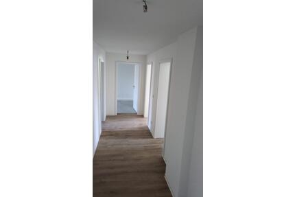 Attraktive 3-Zimmer-Wohnung zu vermieten! - Freiberg