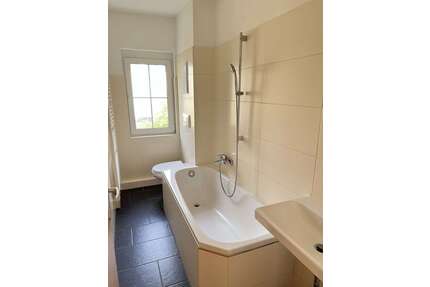 Wohnung zum Mieten in Ronneburg 410,00 € 67 m²