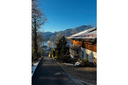 Villa vermieten - 7.800,00&nbsp;EUR Kaltmiete, ca.&nbsp; 265,00&nbsp;m&sup2; in Tegernsee (PLZ: 83684)