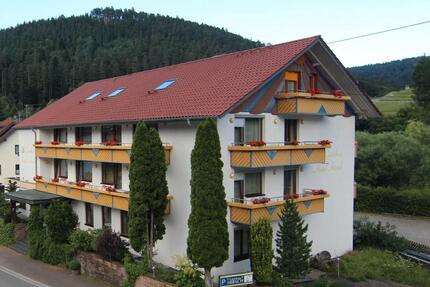 Großes Haus im Schwarzwald, Gästehaus, Gruppenunterkunft - Enzklösterle