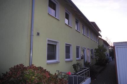 Großzügige 4,5-Zimmer-Wohnung mit Reihenhauscharakter, Süd-Balkon - Lengede