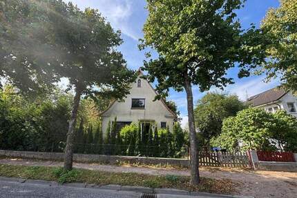 Seeblick mit tollem Grundstück und sanierungsbedürftigem Einfamilienhaus - Kiel Elmschenhagen-Süd