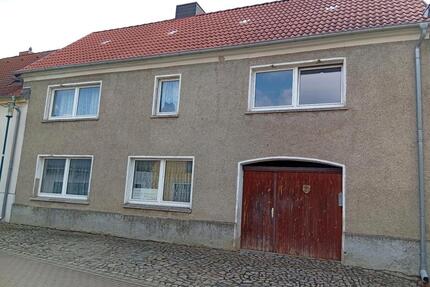 Einfamilienhaus in Atzendorf - 22.000,00&nbsp;EUR Kaufpreis, ca.&nbsp; 160,00&nbsp;m&sup2; in Barby (PLZ: 39249)