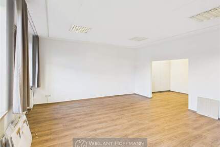 Attraktive Büroflächen im Erdgeschoss des ehem. Klinikgebäudes am Sellhopsweg - Hamburg Schnelsen