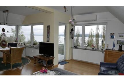 Charmante 2,5 Zimmer Dachgeschoßwohnung mit vollem Seeblick - Überlingen