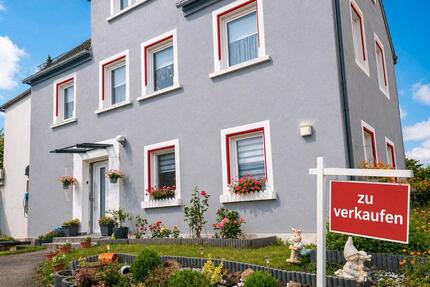 Provisionsfrei! Charmantes Haus mit Garten zu verkaufen - Selbitz