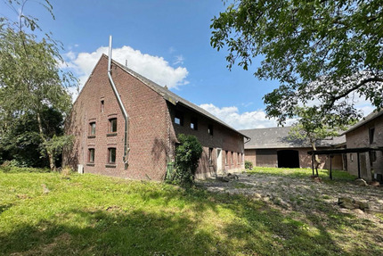 Immobilien-Richter: Bauernhof mit 2 große Scheunen und Remise in ruhiger Lage von Tönisvorst