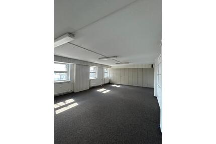 Büro 54,16 m² zu vermieten - 600,00&nbsp;EUR Kaltmiete, ca.&nbsp; 5,03&nbsp;m&sup2; in Berlin (PLZ: 12681) Marzahn-Hellersdorf