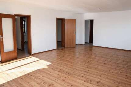 Wohnung zum Mieten in Grävenwiesbach 1.080,00 € 123 m²