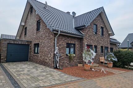 Doppelhaushälfte in 47652 Weeze