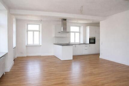 Charmante Maisonette mit großem Wohn-Essbereich und offener Küche - Sinsheim