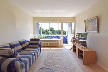 Top gepflegt: Endetagenwohnung mit zeitgemäßer Ausstattung in Hamburg-Hummelsbüttel