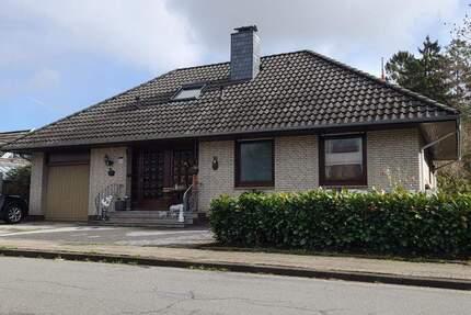 Wunderschönes Einfamilienhaus mit Garage und Wintergarten für den gehobenen Anspruch in Brake-Süd - Brake (Unterweser) Kirchhammelwarden