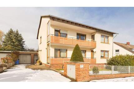 Familienleben genießen im großzügigen Zweifamilienhaus mit grünem Garten - Borken