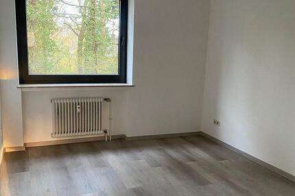 Helle 3-Zimmer-Wohnung mit Balkon, Tiefgarage und Blick ins Grüne - Bielefeld Senne