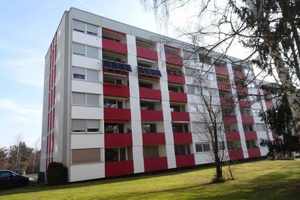 Drei-Zimmer-Wohnung im ErdgeschossHochparterre in Fürth-Hardhöhe