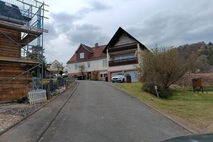 Großzügiges Zweifamilienhaus mit Garten und Gartenhaus - Steffenberg